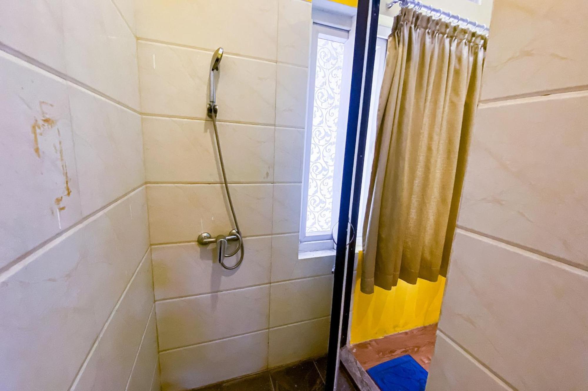 Reddoorz At Sentosa Jaya Helvetia Hotel Medan Ngoại thất bức ảnh