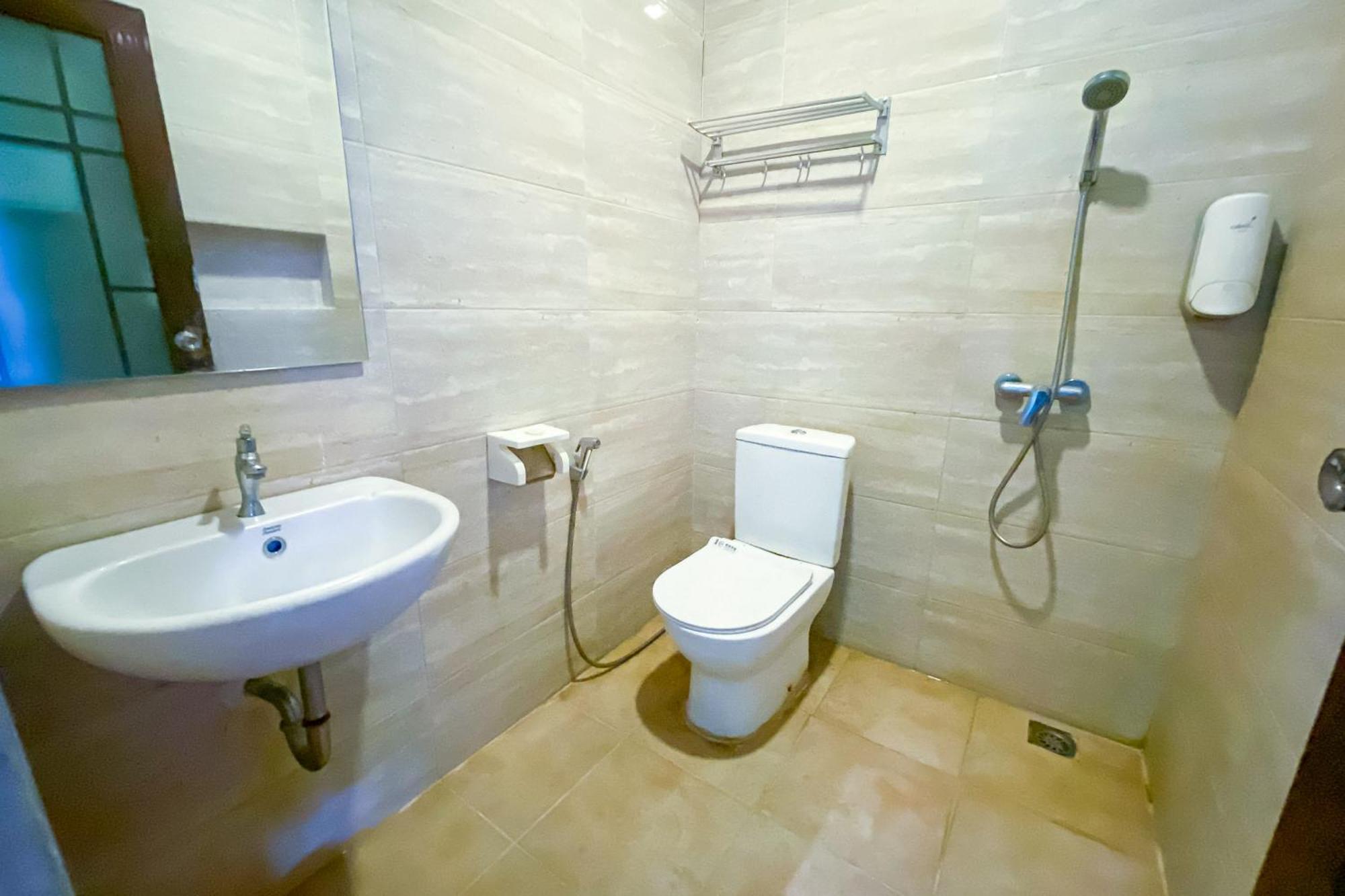 Reddoorz At Sentosa Jaya Helvetia Hotel Medan Ngoại thất bức ảnh